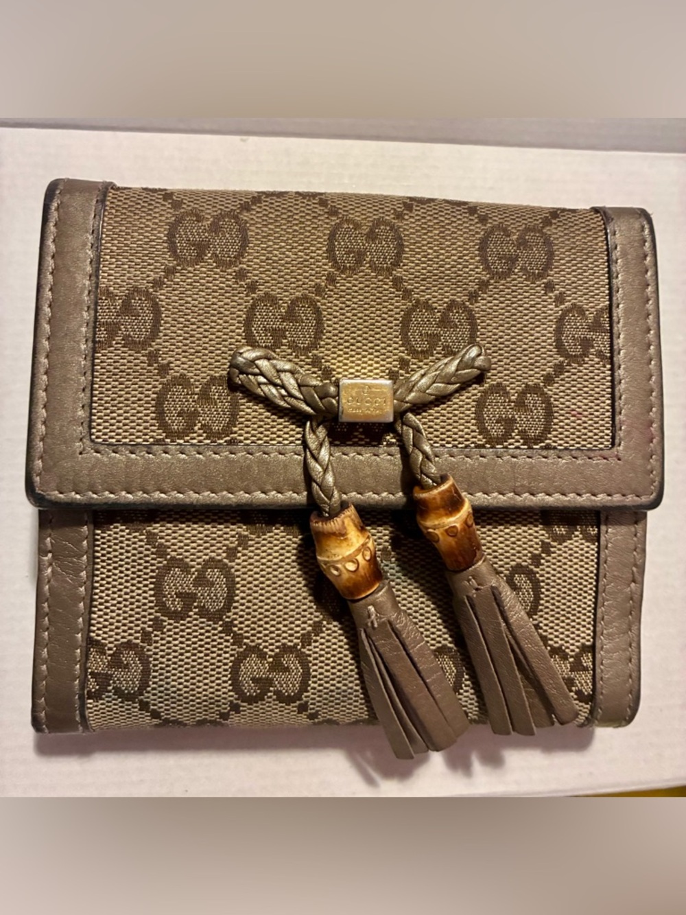 ✨ Diva’s essentials👆AUTHENTIC GUCCI BAMBOO TASSEL WALLET | Beige Taupe✨ - Picture 3 of 15